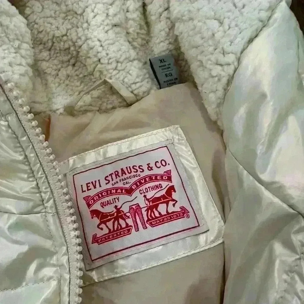 Levis Women's XL Shinny Ivory Puffer Jacket Sherpa
Lined Hooded Genuine Red Tab - Picture 4 of 13